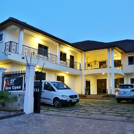 Eden Vale Hotel Ajiringano Bagian luar foto