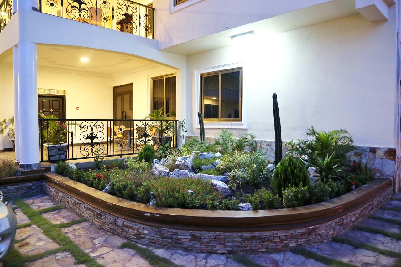 Eden Vale Hotel Ajiringano Bagian luar foto