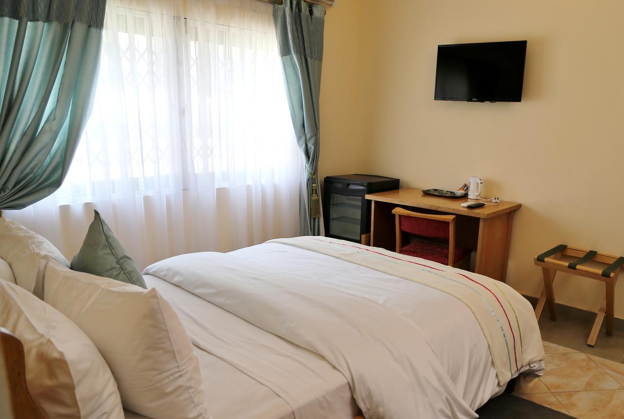 Eden Vale Hotel Ajiringano Bagian luar foto