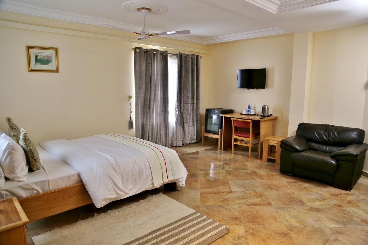 Eden Vale Hotel Ajiringano Bagian luar foto