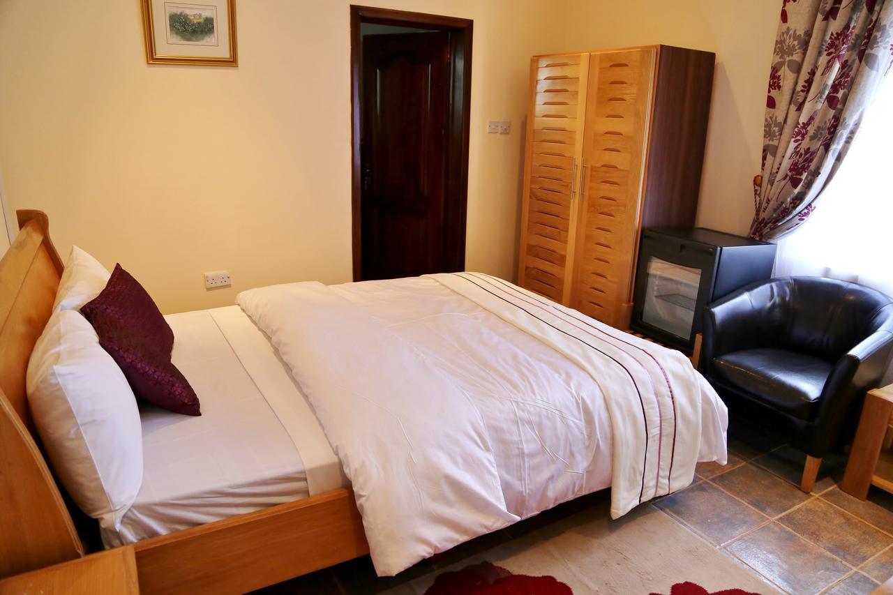 Eden Vale Hotel Ajiringano Bagian luar foto