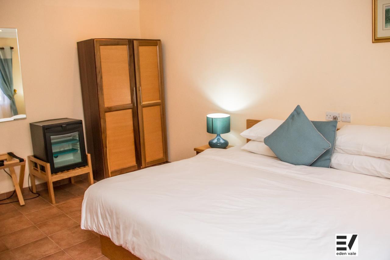 Eden Vale Hotel Ajiringano Bagian luar foto