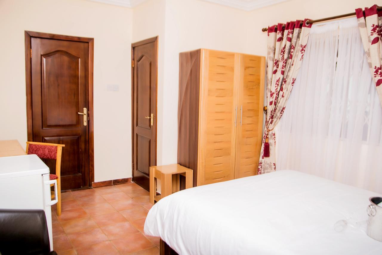 Eden Vale Hotel Ajiringano Bagian luar foto