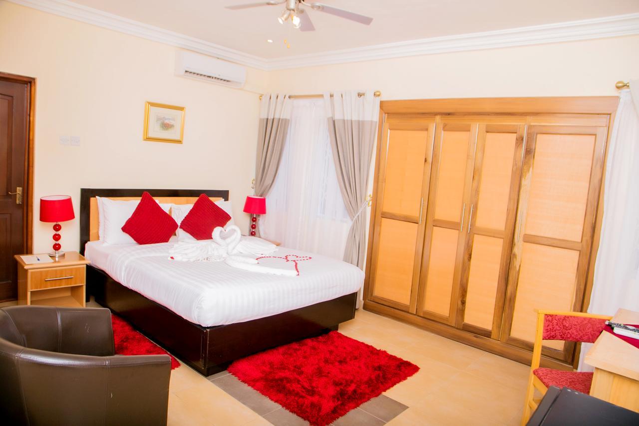 Eden Vale Hotel Ajiringano Bagian luar foto