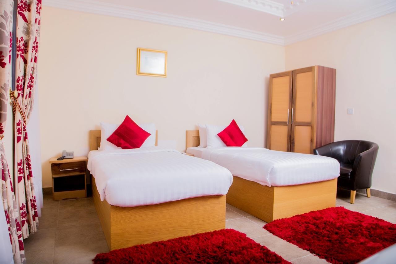 Eden Vale Hotel Ajiringano Bagian luar foto