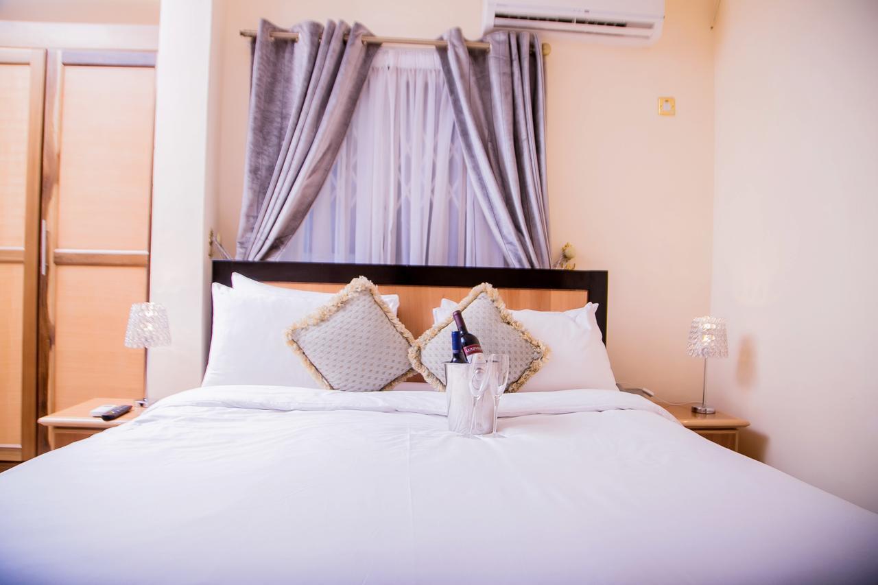 Eden Vale Hotel Ajiringano Bagian luar foto