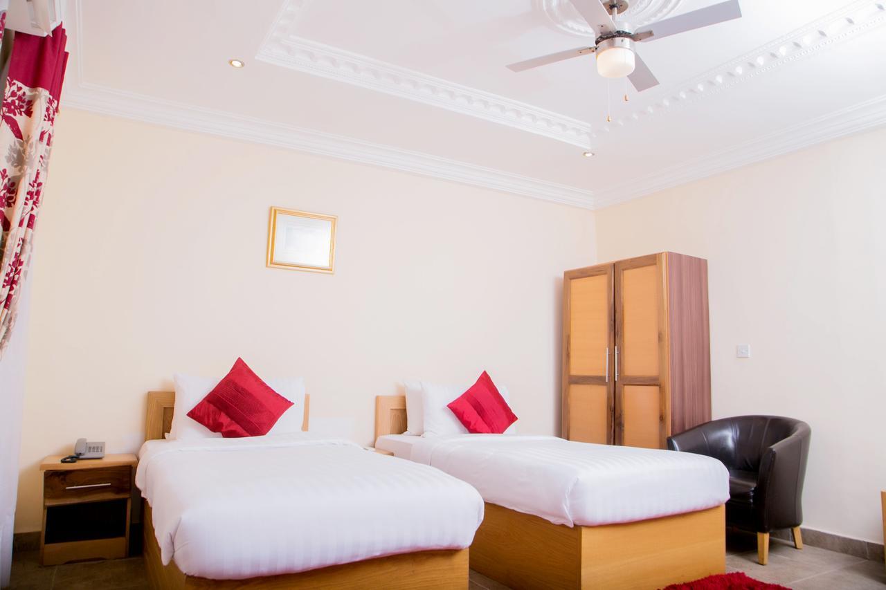 Eden Vale Hotel Ajiringano Bagian luar foto