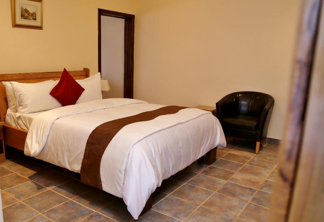 Eden Vale Hotel Ajiringano Bagian luar foto