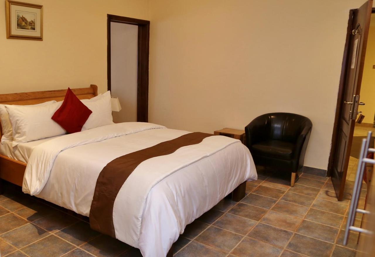 Eden Vale Hotel Ajiringano Bagian luar foto
