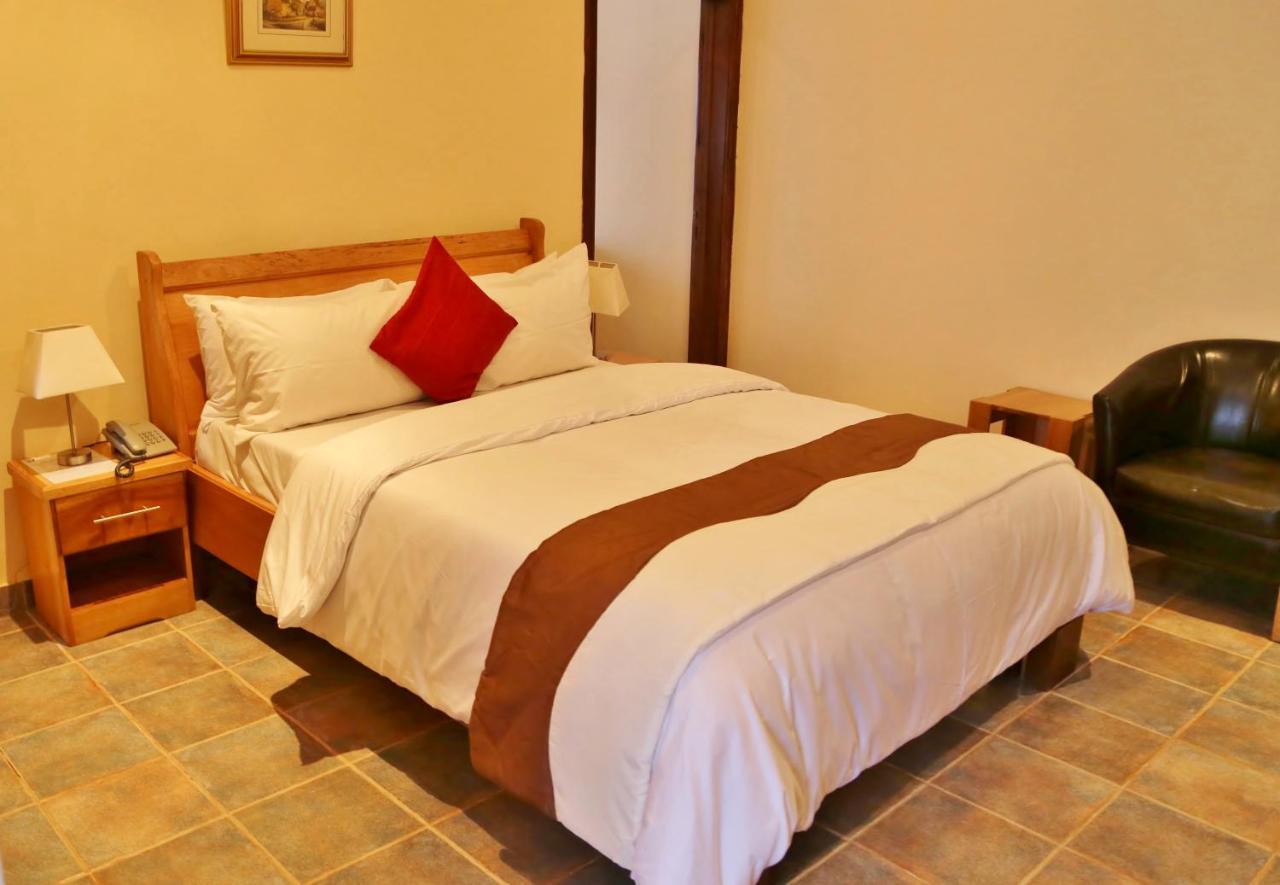 Eden Vale Hotel Ajiringano Bagian luar foto